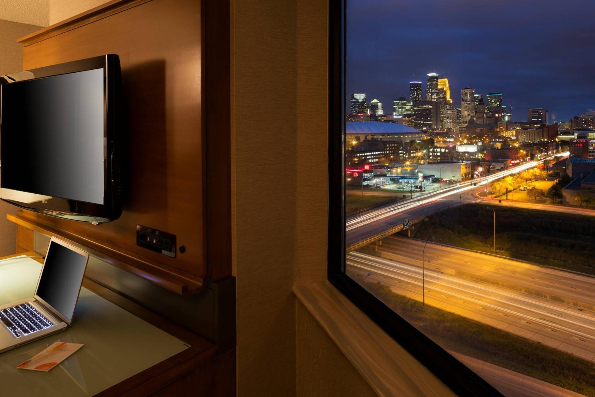 Courtyard By Marriott Minneapolis Downtown Exterior foto