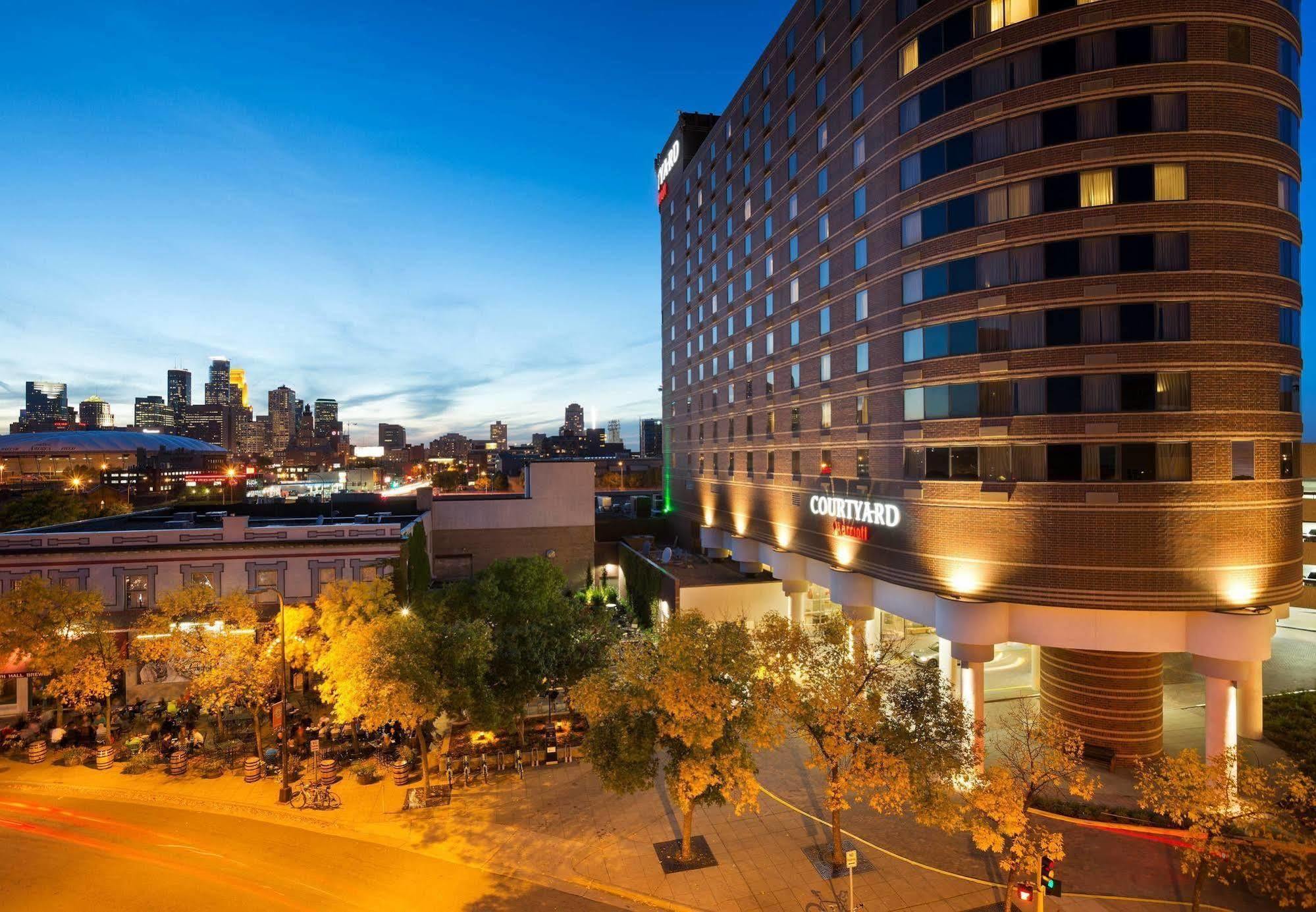 Courtyard By Marriott Minneapolis Downtown Exterior foto